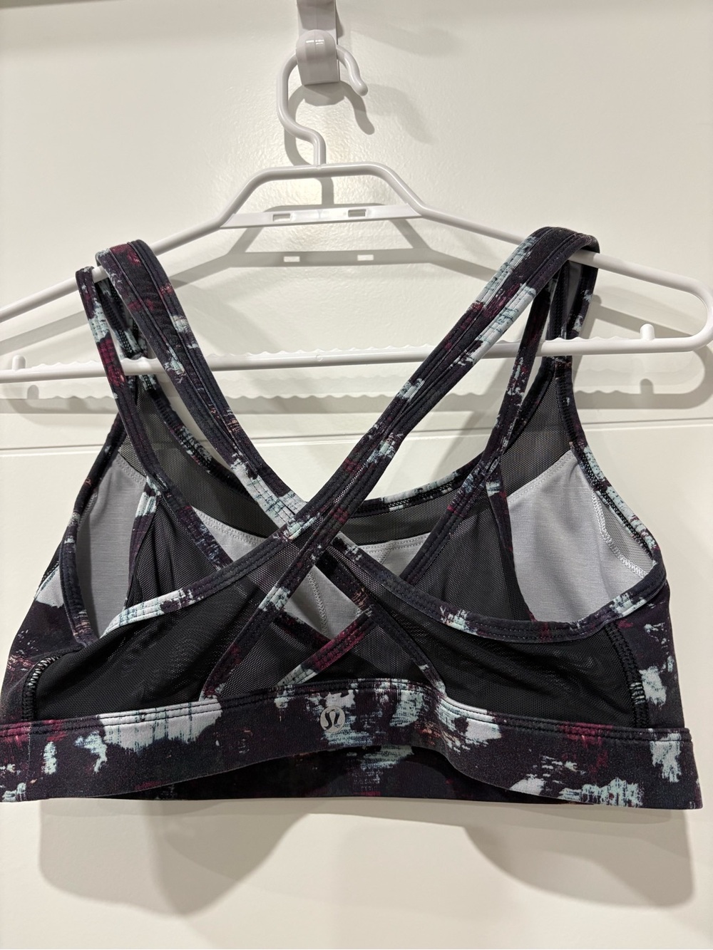 lululemon athletica Black, Maroon & Light Blue Crisscross Back Sports Bra